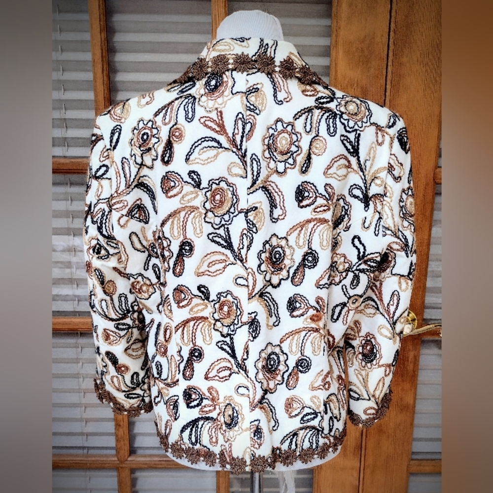 EUC Jendo Jacket, Size 12, Beautiful Embroidered Details, Perfect Condition - Picture 3 of 11